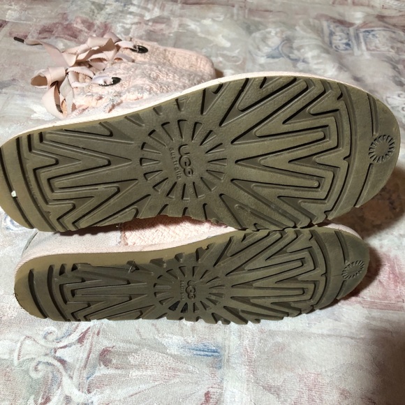Ugg Heirloom Lace Up Pink Boots - Picture 8 of 9